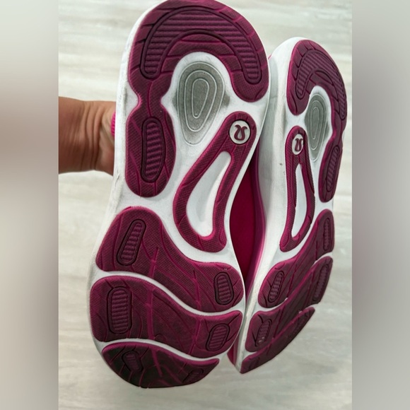 Lululemon Pink High Top Sock‎ Fit Running Shoes Sneakers Women's Size 8.5 - Picture 5 of 7